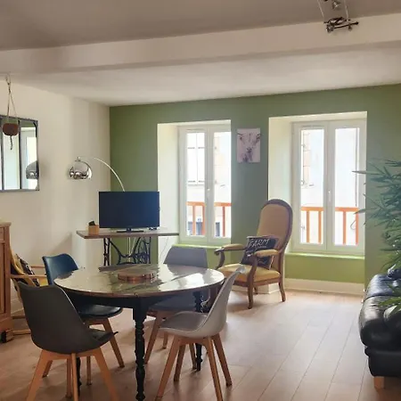 Holiday home Le Cocon Du Cantal